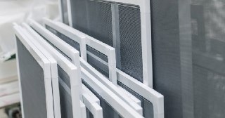 Москитные сетки на пластиковые окна Прохладный купить по цене от 939 руб.